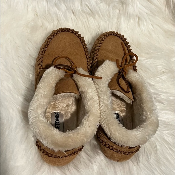 Minnetonka Slippers | Pile Lined Hard-sole Indoor-Outdoor House Shoe | USA 10 - Picture 6 of 6